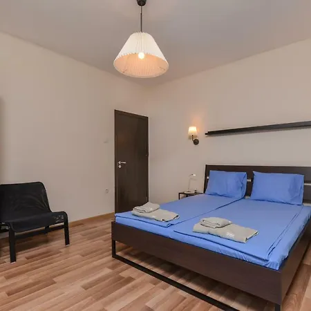 Cute Two Bedroom On Murphy Street