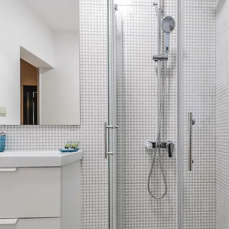 Cute Two Bedroom On Murphy Street Apartament