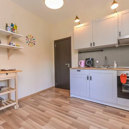 Cute Two Bedroom On Murphy Street *